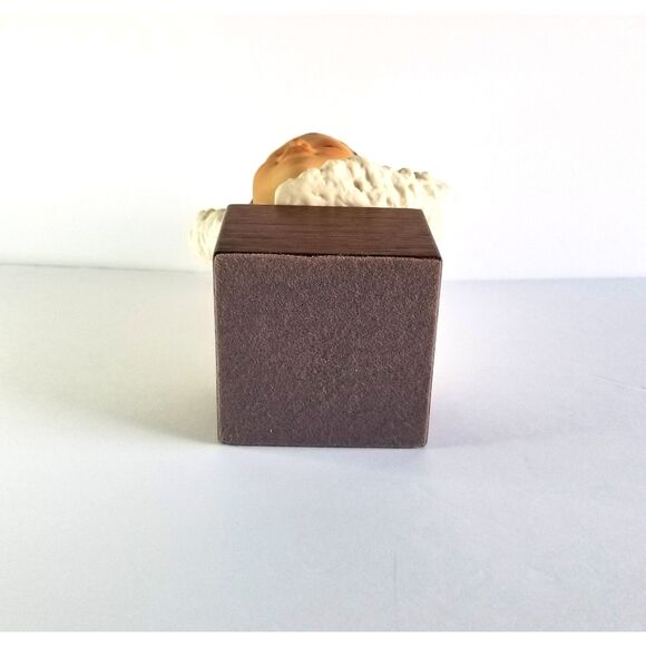 Vtg Signed CYBIS Eskimo Child Snow Bunting Porcelain Bust Head Wood Base 1970s - Picture 8 of 10